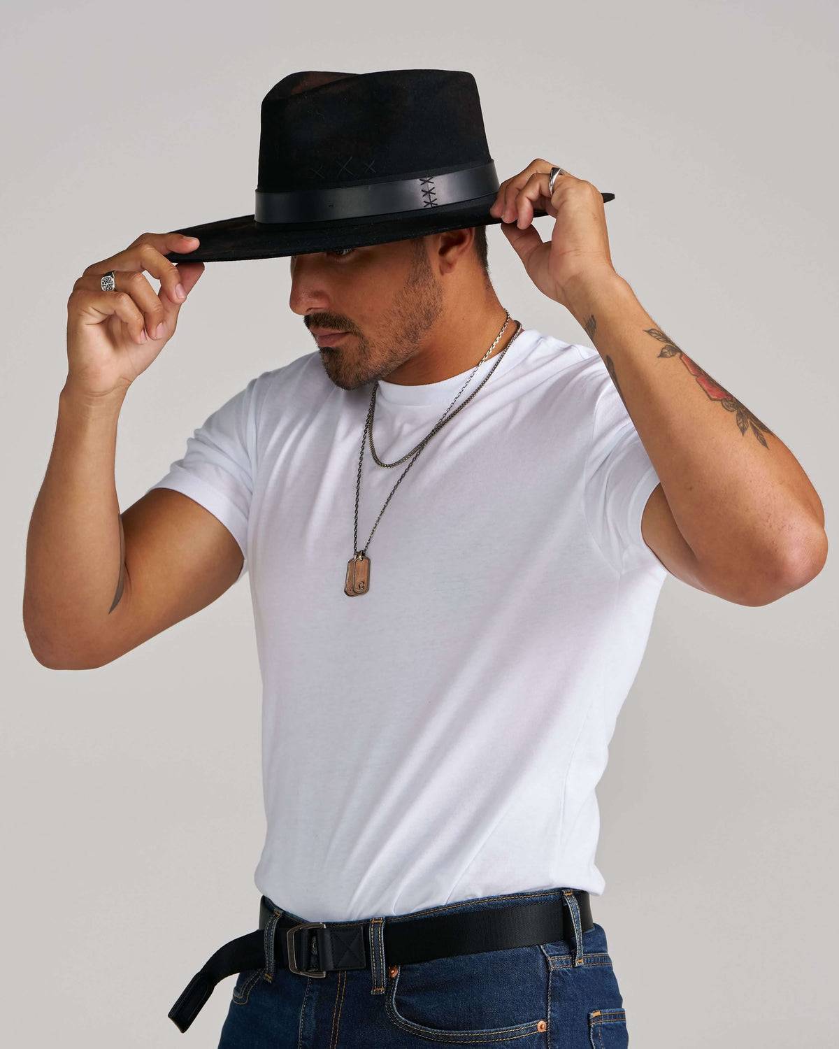 Maxim Hat, Onyx